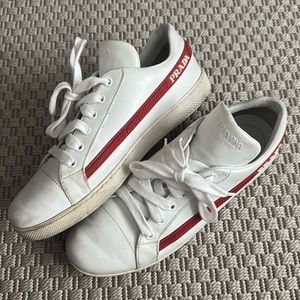 PRADA 39 Women’s/men’s sneakers - white with red Prada stripe circa 2019
